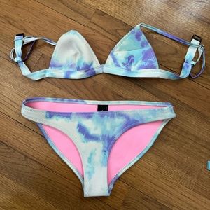 Traingl swimsuit (Bottoms are a S, Top is XS)